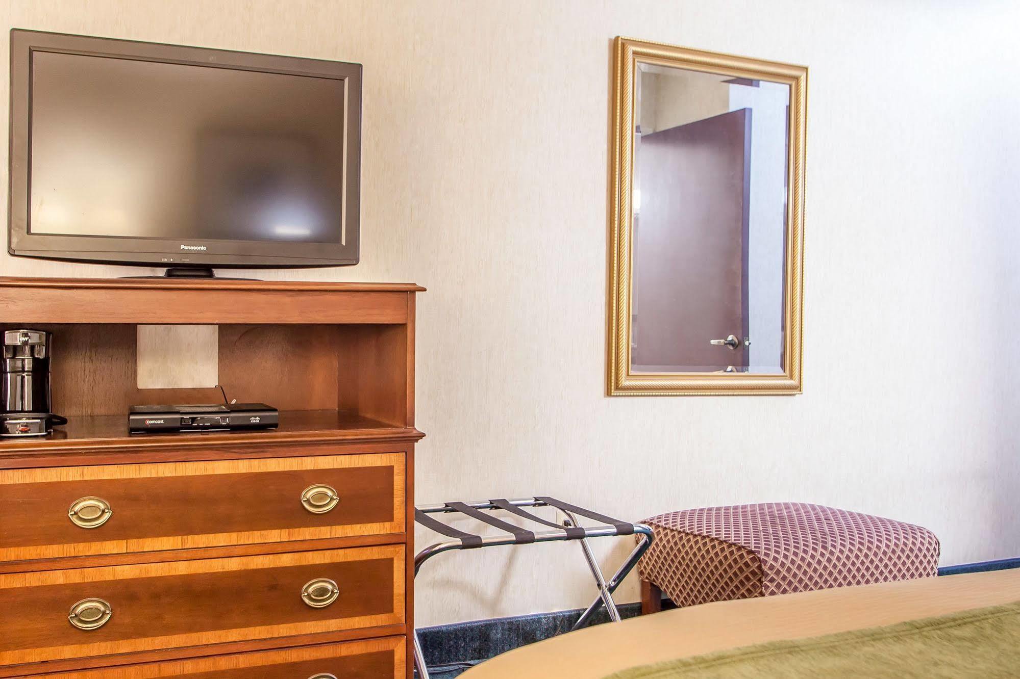 Quality Inn Near Toms River Corporate Park Manchester Township Eksteriør bilde